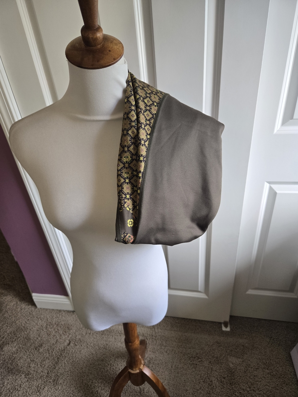NWOT - Anthropologie Women's Olive Brown Leggings with Patterned Waistband - Lg